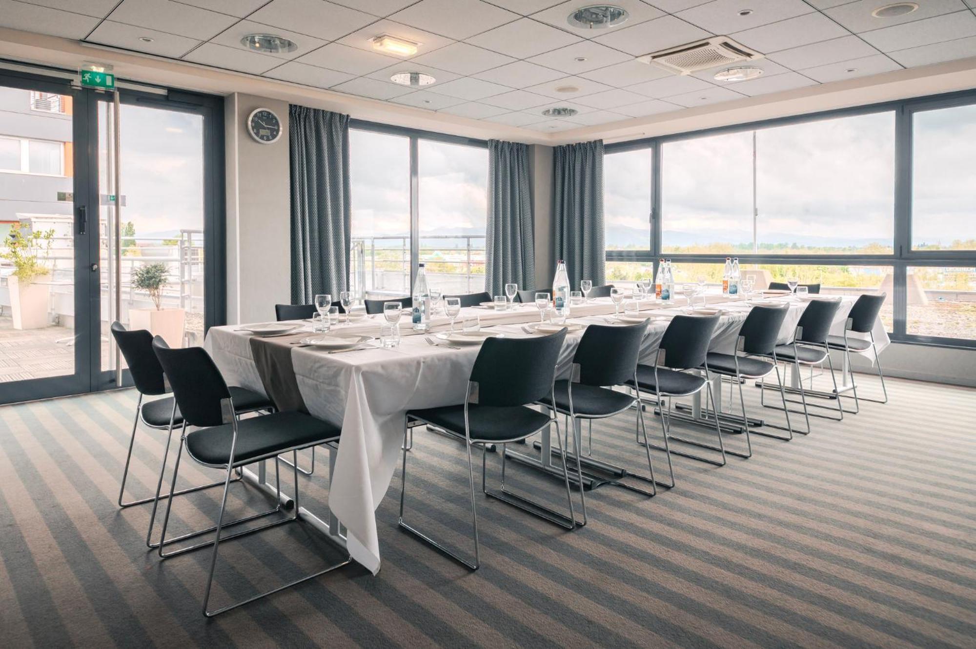 Holiday Inn Mulhouse By Ihg Екстериор снимка